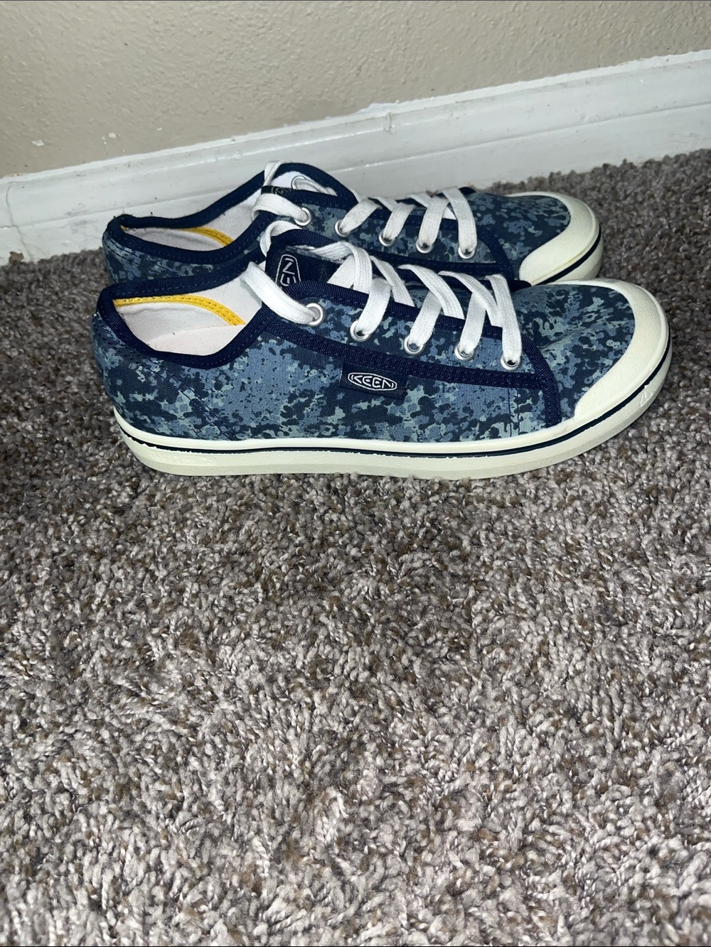 Keen woman Blue Camouflage Low-Top Sneakers